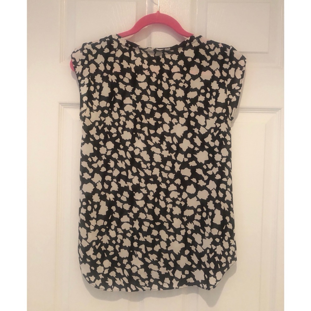 BANANA REPUBLIC CAP SLEEVE TOP - Picture 2 of 3